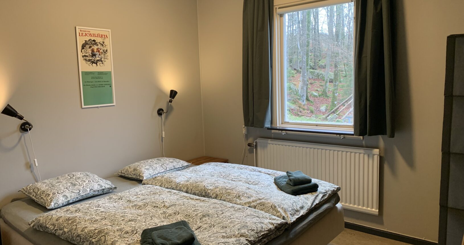 Zimmer mit Bettwasche III
