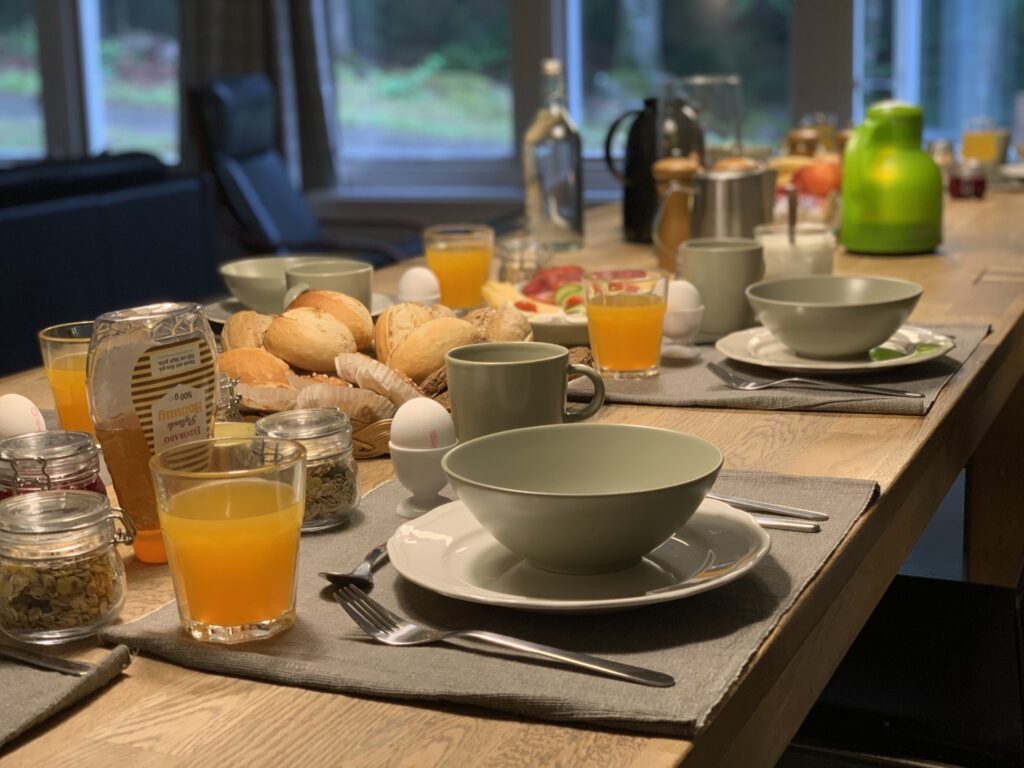 Nyd en lækker morgenmad sammen på jeres ferie. Alt sammen på Boafall Lodge.